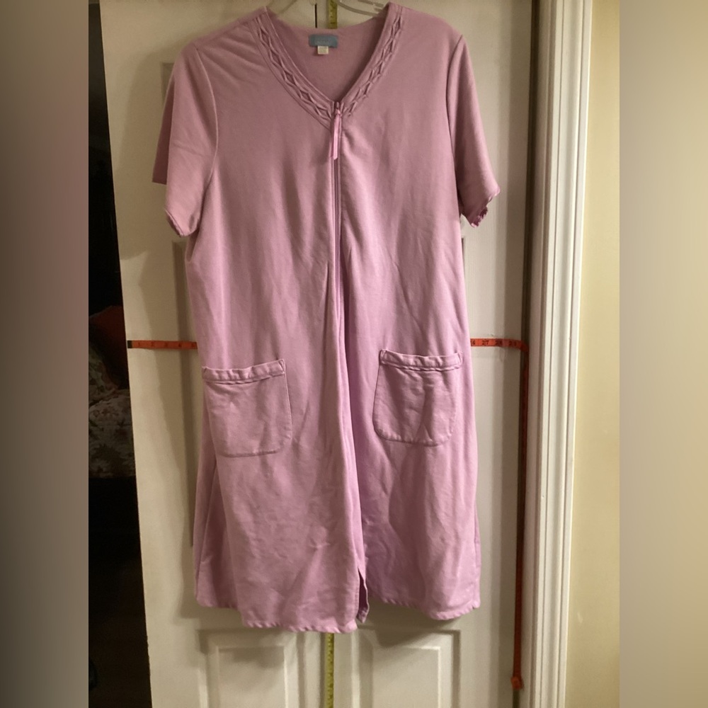 Celestial Dreams pinky-purple Short Sleeve house dress robe with zip and pockets